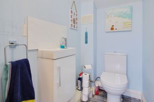 Understairs WC- click for photo gallery